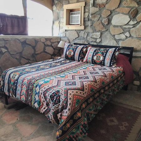La Loma Del Chivo Llc Stone Cottage Alternative Building Marathon Rom bilde