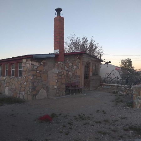 La Loma Del Chivo Llc Stone Cottage Alternative Building Marathon Eksteriør bilde