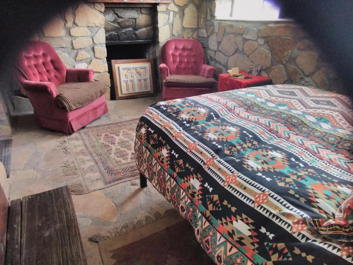 La Loma Del Chivo Llc Stone Cottage Alternative Building Marathon Eksteriør bilde