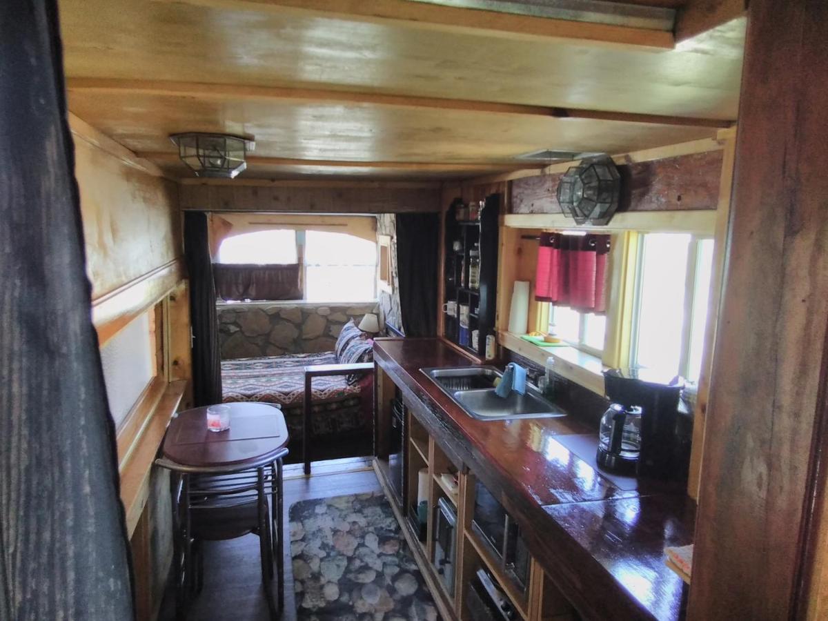 La Loma Del Chivo Llc Stone Cottage Alternative Building Marathon Eksteriør bilde
