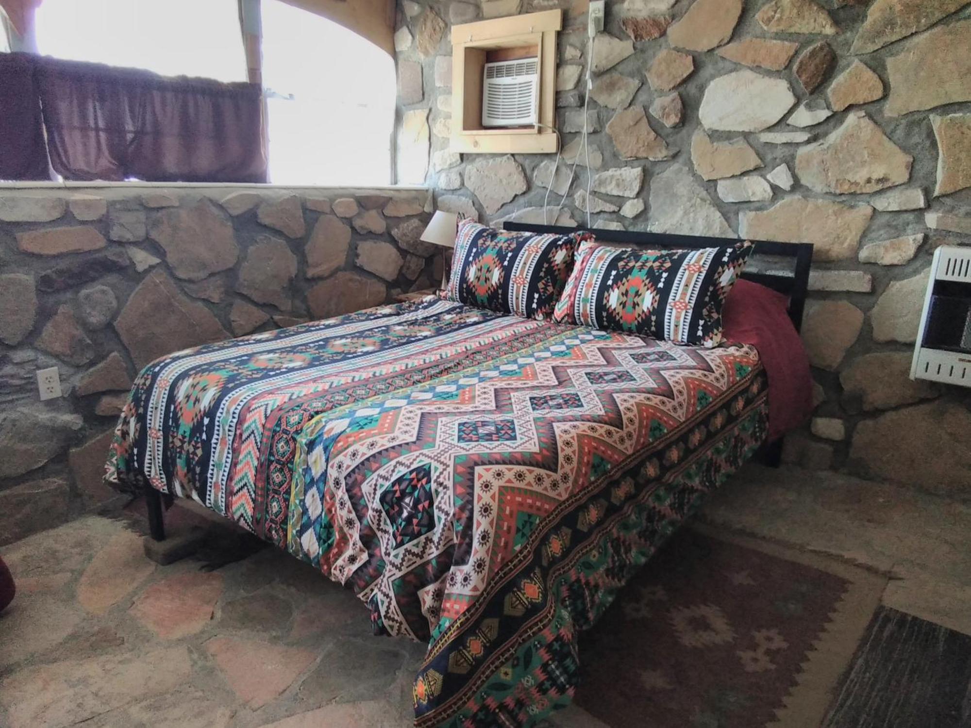 La Loma Del Chivo Llc Stone Cottage Alternative Building Marathon Rom bilde