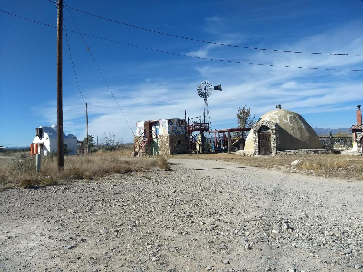 La Loma Del Chivo Llc Stone Cottage Alternative Building Marathon Eksteriør bilde