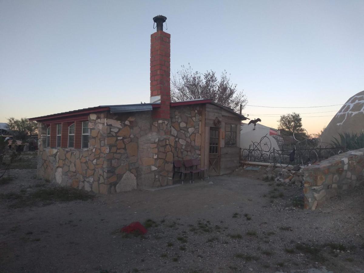 La Loma Del Chivo Llc Stone Cottage Alternative Building Marathon Eksteriør bilde